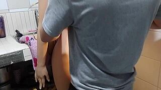 Estoy segura de que algún día quedaré preñada de mi padrastro de verga pequeña