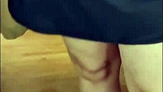 Karina and Lucas pick outfits at the gym.