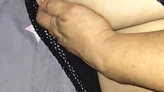 encuentro a mi madrastra acostada en mi cuarto 1