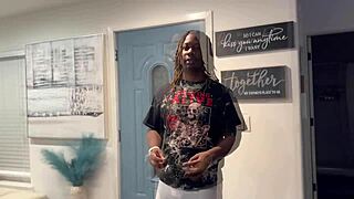 Delivery Guy Fucks Horny Housewife's Wet Pussy