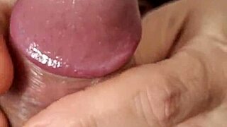 I lick my lover's pussy to orgasm