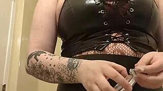 I insert Lovesense while putting on makeup 😍