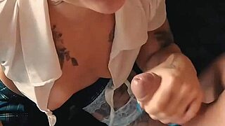 O corno trouxe a namorada dele pra eu comer aqui em casa