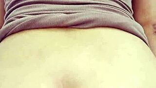 Me encanta poner a mi novia de espaldas para ver su culo rebotar