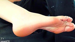 Plug-N-Squirt! Redhead Amateur Squirts In Casting Interview!