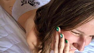 petite teen fucked hard in hotel 😏