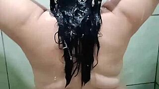 Nem no banho ele me deixa em paz