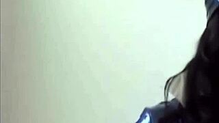 黒髪素人が新品PVCパンティをエロくお披露目