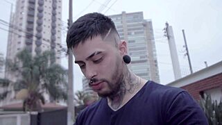 Petite latina Lorena fucks rough for 50 reais in public POV