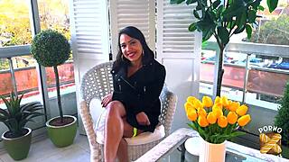 christina rencontre sally et sinitie aux plaisirs lesbiens