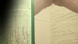Argentina shaves her pussy in the shower