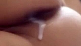 Empregada Piriguete Foi Fazer A Arrumação Do Quarto E Acabou Levando Gozada No Cu!