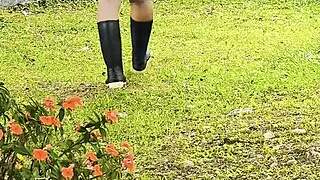 Hey, check out this shy Latina maid banging her boss until he explodes - Leyne Rodriguez