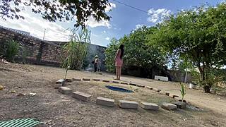 fui levar �gua para p caseiro da ch�cara e no final acabei levando vara 😏