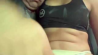 Cogiendo con el viejito de mi exprofesor en el auto 😏