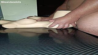 Trailer sally en novedosa posición