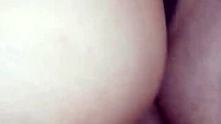 putita in robe gives hot coño, her big tits sexy 😈
