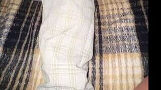 madrastra mexicana chichona fuckin her hijastro while he's watchin tv. she was so horny.