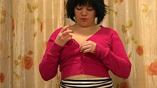 milf with hairy pussy fingers herself with dildo so hot