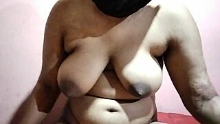 i'm meeting hot indian housewives for some beautiful homemade fun