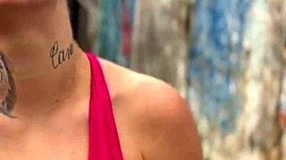 Prostitute Offers Blowjob for 1000 Pix in Public