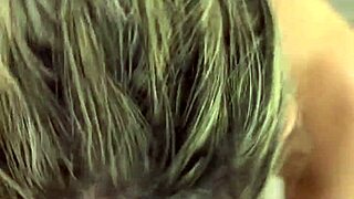 Prostitute Offers Blowjob for 1000 Pix in Public