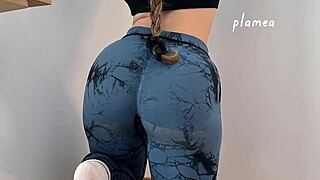 Perfect Round Ass Girl Showing Off Some Skills