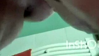 Teresa Jones Gives Blowjob On Toilet!