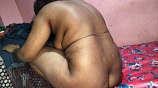 Aaj biwi ne gand marne di bahut din bad with natural tits