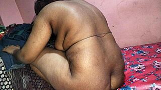 Aaj biwi ne gand marne di bahut din bad with natural tits