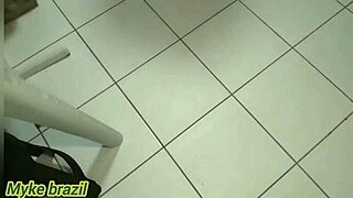 Brazilian pornstar Geovana Meirelles starts with anal