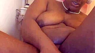 black milf shaves pussy with toys and assfucking