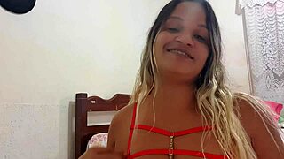 buceta latejando e toda gozada com novinho do whatsapp