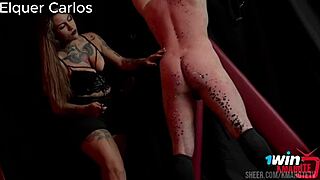 Dominando Meu Escravo com o Chicote na Fantasia