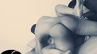 vc gosta de me comer com calcinha sentando gostoso e deixando o pau cremoso