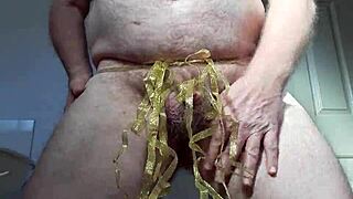 i dance horny with small cock for neighbors