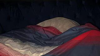 Latina Twerks Seductively