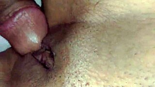 I watch this gostosa roçando in lingerie, she so hot!