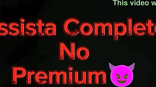 Alguém afim de ser um corno mansinho enquanto ela fode na cama molhada?