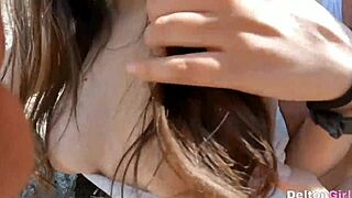 Lleve A Mi Amiga A Una Caminata Y Tuvimos Sexo Al Aire Libre