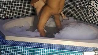 Vivi Guedez is at the motel, getting naughty