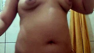 pov descobri segredinho pra bucetinha lisinha safada usa creminho