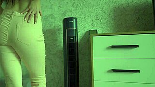 Female Desperation Leads To Peeing In Jeans