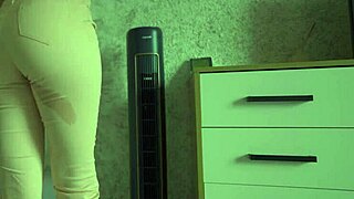 Female Desperation Leads To Peeing In Jeans