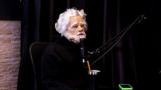 Morena com os lindos peitos de fora se exibindo fala que é mais seletiva não faz sexo anal e a sentada em um gordinho alice vasconcelos watch on sheer red