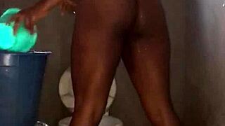 Naijahomemadepussy Has Her Morning Shower