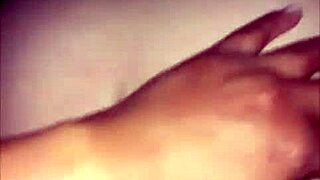 latina puta mamando y cabalgando a cliente afortunado hasta sacarle su leche