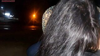 sério eu corro o risco de colocar meu pau na frente dessa mulher esperando o ônibus veja oque ela fez