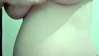 Pregnant milf gets creamy massage.