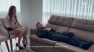 Big-ass psychologist attends to a patient with cuckold syndrome 😏